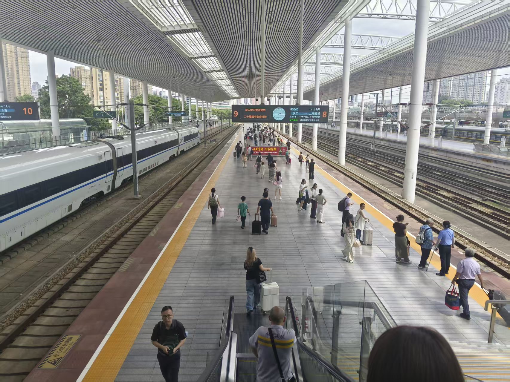 中国の高速鉄道ホーム